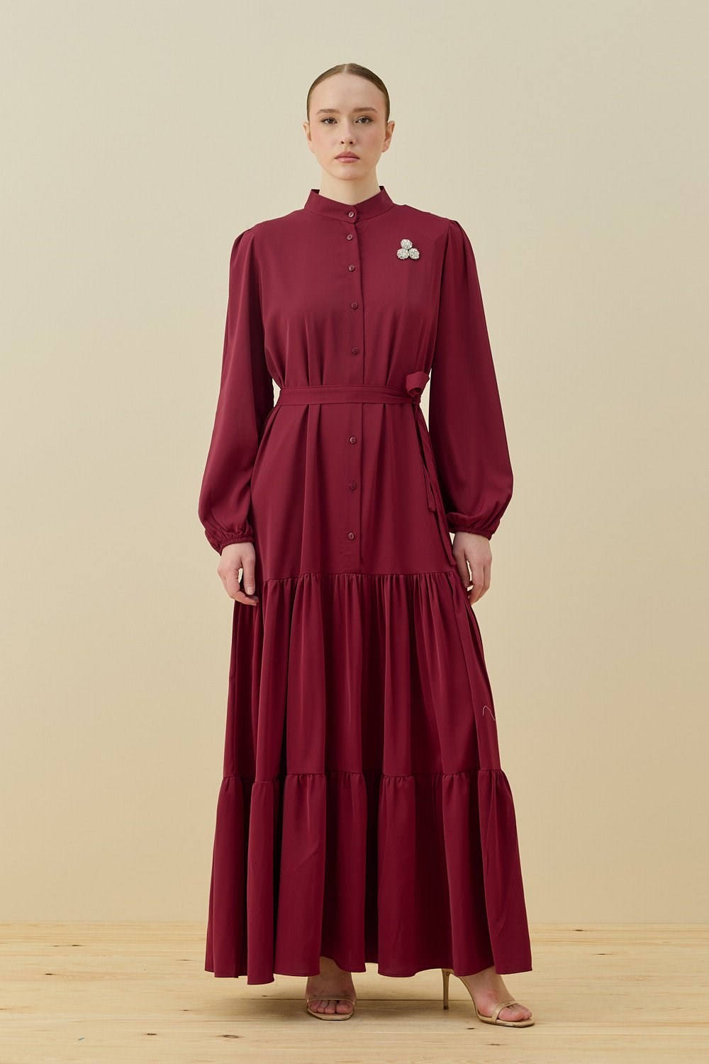 Broşlu Elbise-Kahverengi 