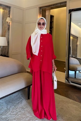 Taş Düğmeli Takım Kırmızı