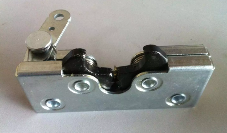 ÖN KAPORTA KİLİDİ TD BLUMASTER-CASE