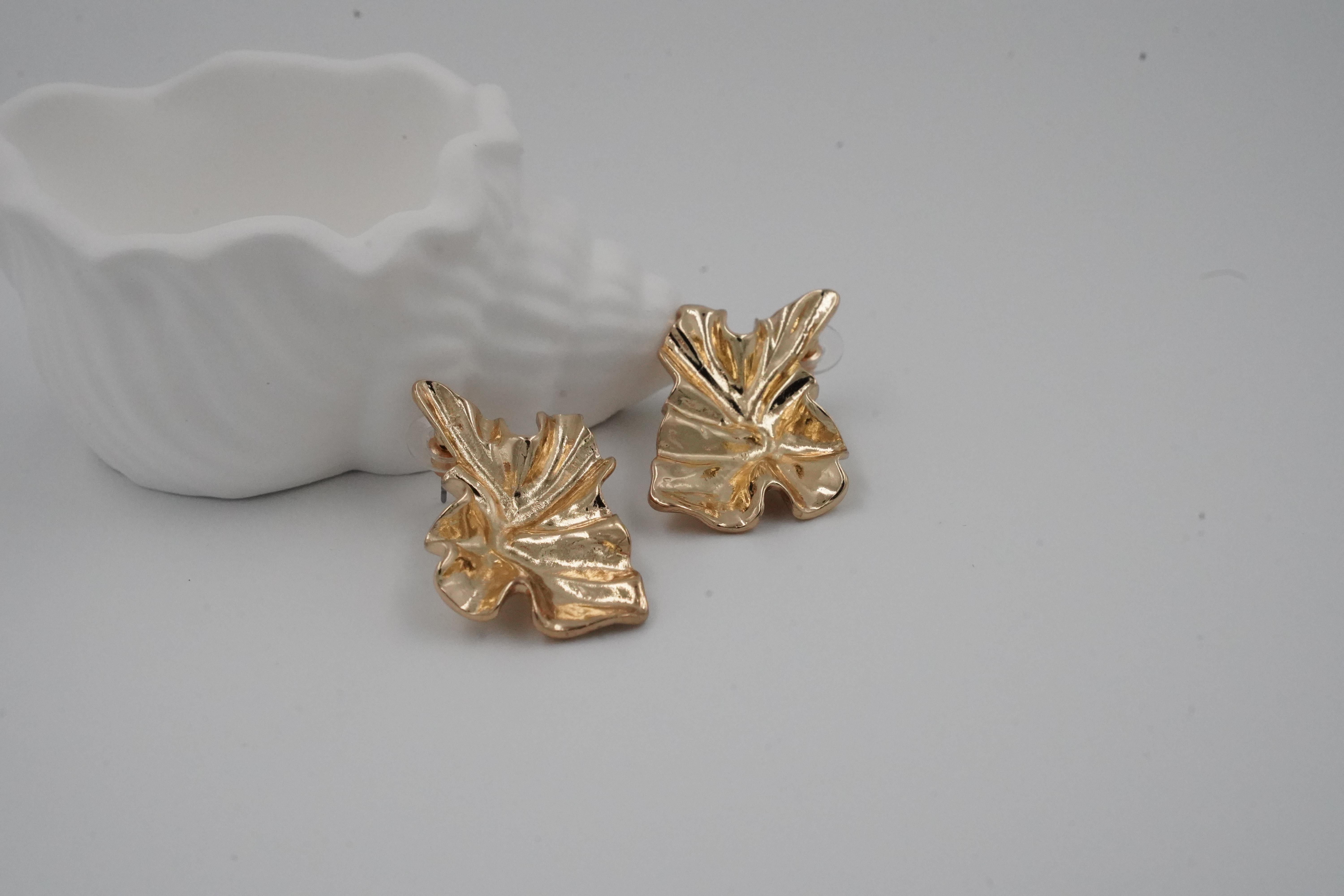 Gold asimetrik küpe