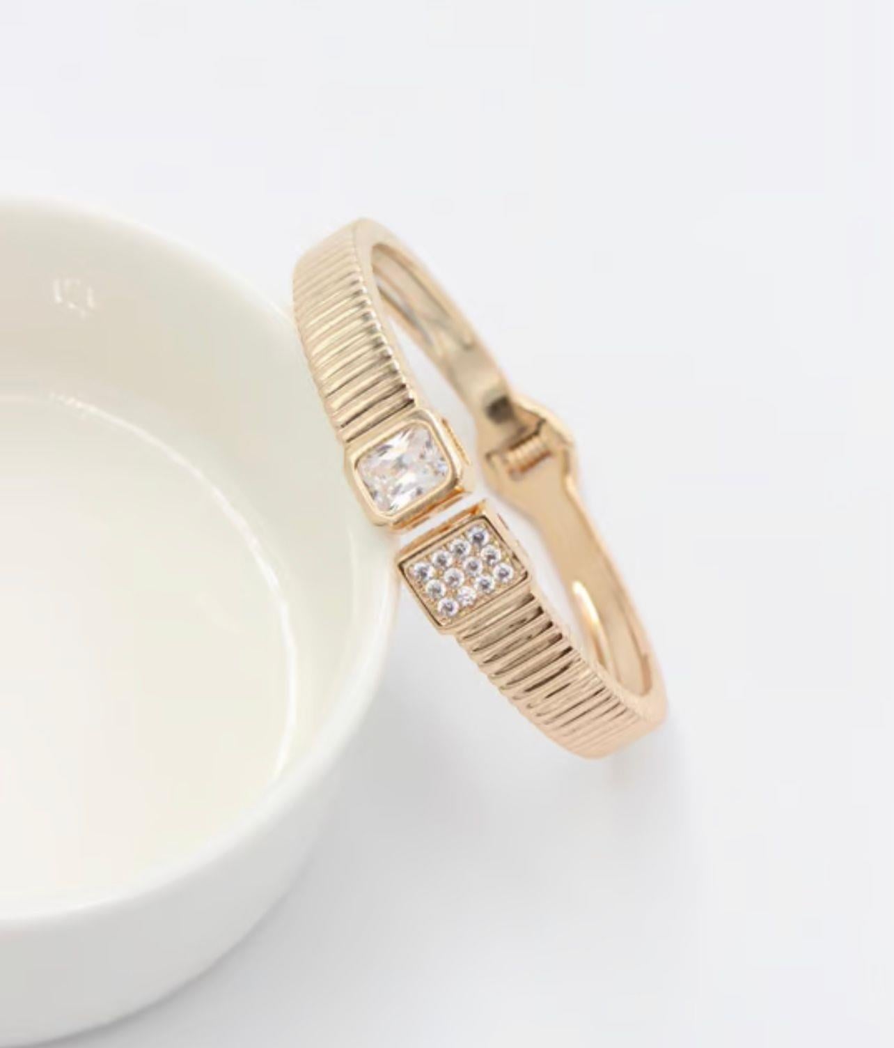 Marka model vip kelepçe gold 00313