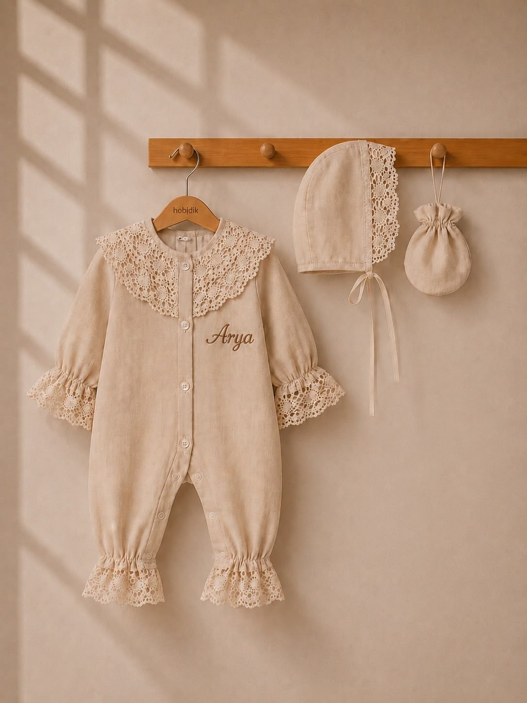 Kız Bebek Bej Müslin Dantelli Tulum Set Hastane Çıkışı