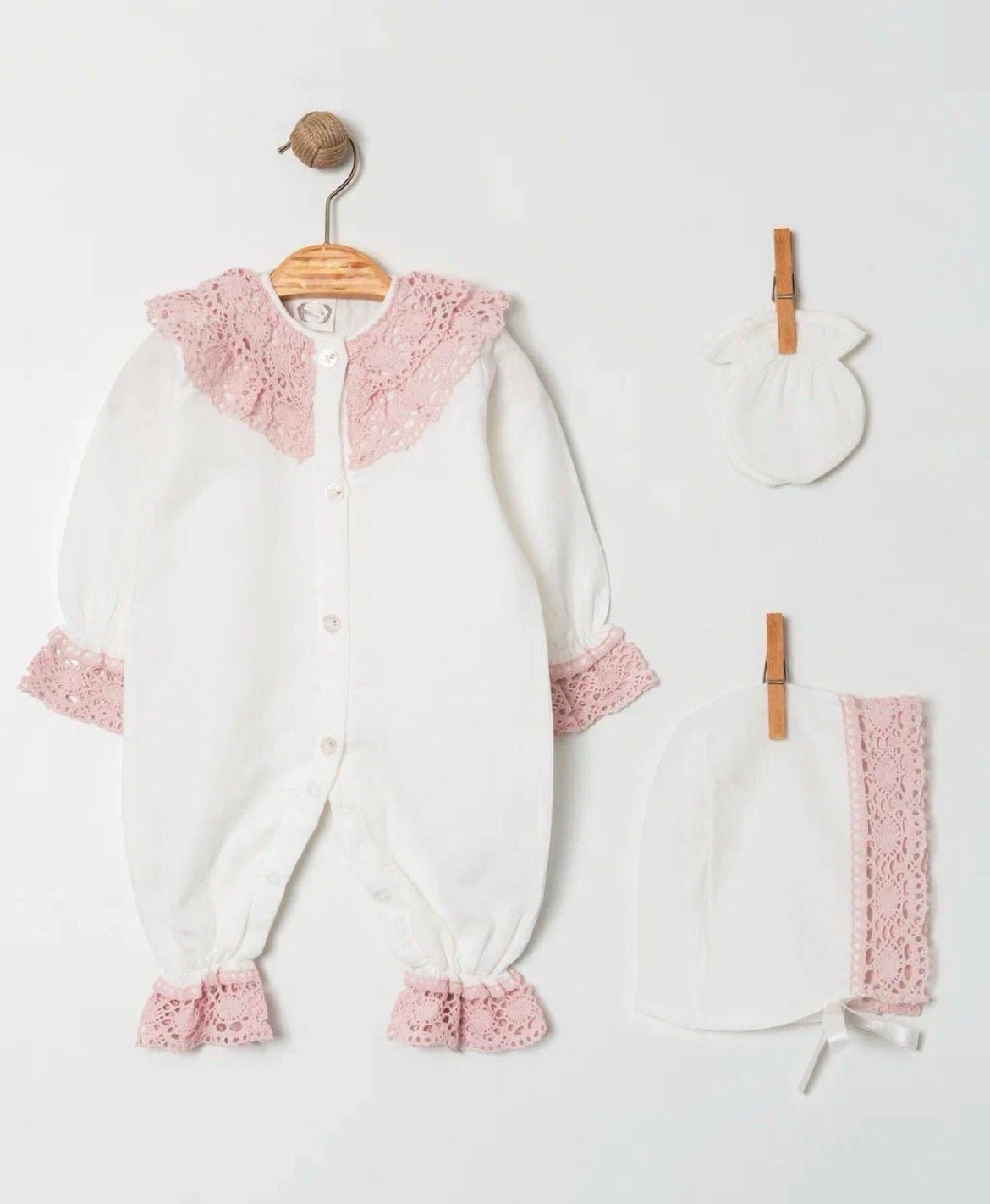 Kız Bebek Ekru Müslin Pembe Dantelli Tulum Set