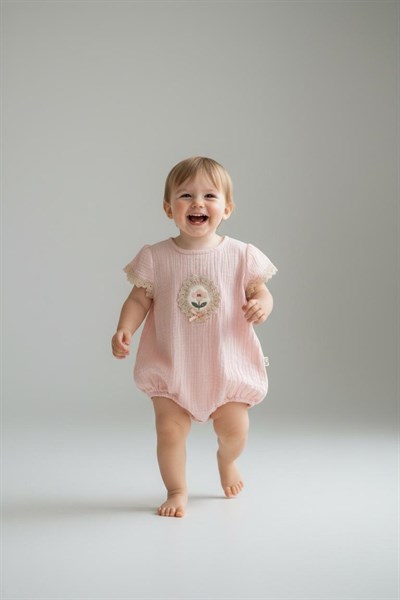 Pembe Kız Bebek Romper Tulum Müslin Pamuklu Dantel Detaylı Çıtçıtlı Yazlık Bebek Zıbın