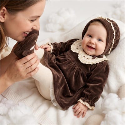 Vintage Kahverengi Kadife Çiçek Nakışlı Kız Bebek Elbise Seti – 4 Parça Dantelli Takım | Hobidik Baby