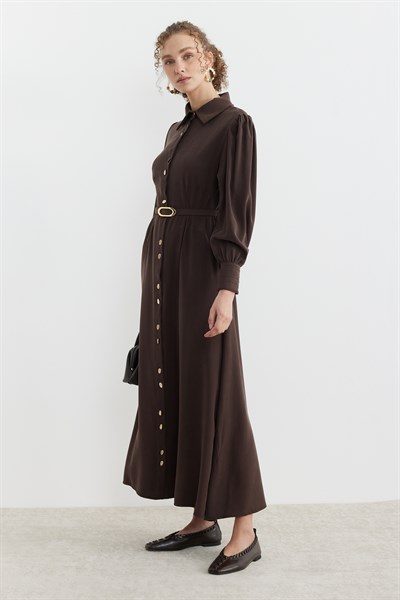 Belden Pensli Düğmeli Kemerli Elbise Acı Kahverengi