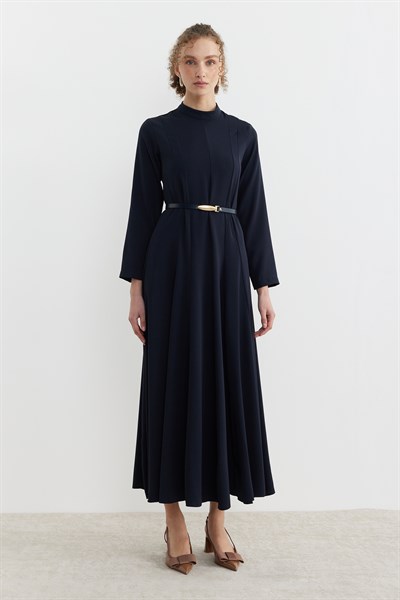 Belden Oturtmalı Kemerli Uzun Elbise Lacivert