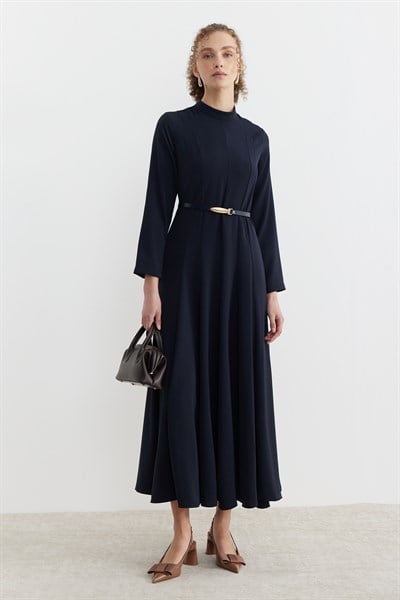 Belden Oturtmalı Kemerli Uzun Elbise Lacivert