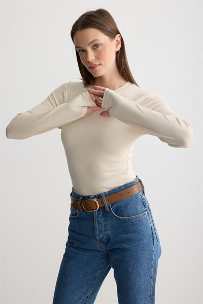 Bisiklet Yaka Parmak Geçmeli Body Bej
