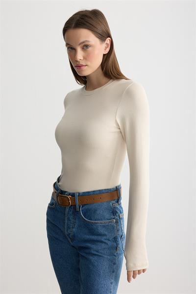 BİSİKLET YAKA PARMAK GEÇMELİ BODY BEJ