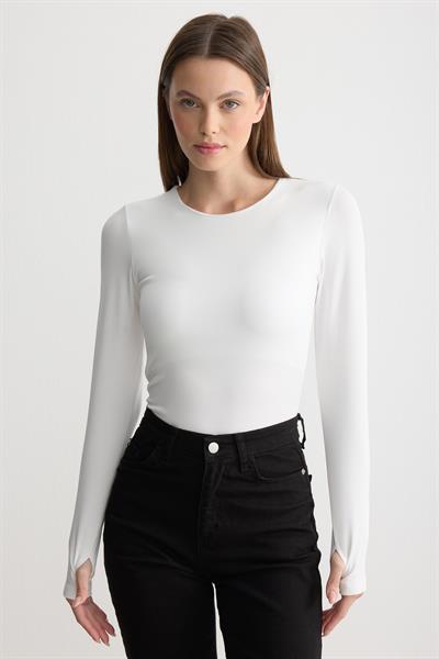 Bisiklet Yaka Parmak Geçmeli Çıtçıtlı Body Beyaz