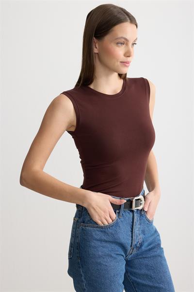 Bisiklet Yaka Sıfır Kol Penye Body Acı Kahverengi