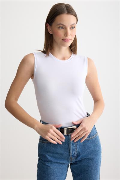 Bisiklet Yaka Sıfır Kol Penye Body Beyaz
