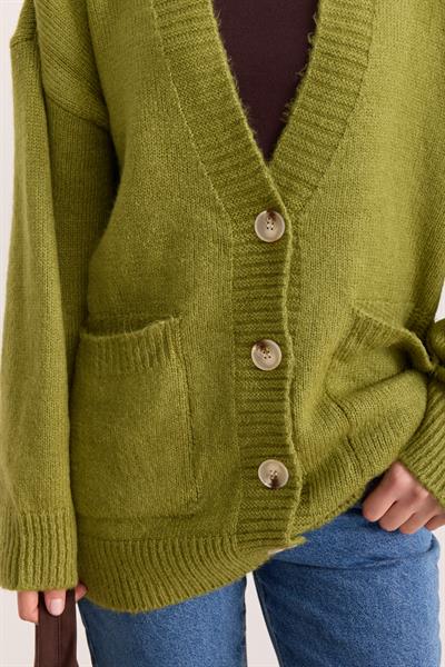 Düğmeli Yumuşak Dokulu Triko Hırka Olive