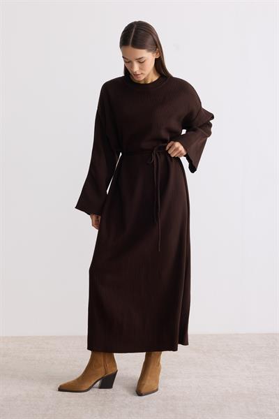 Kuşaklı Oversize Triko Elbise Acı Kahverengi