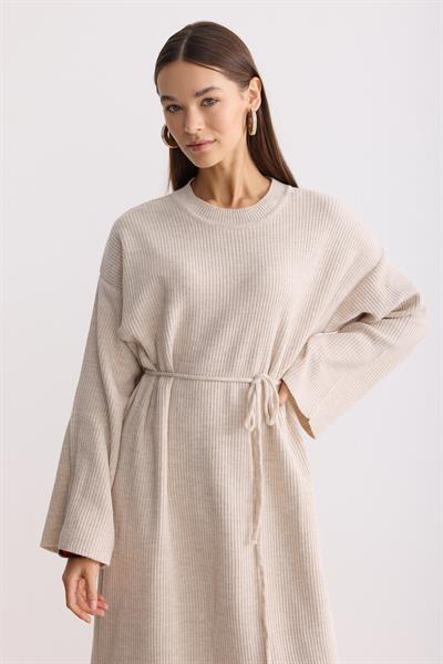 Kuşaklı Oversize Triko Elbise Bej