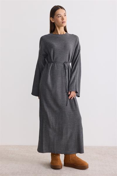 Kuşaklı Oversize Triko Elbise Gri