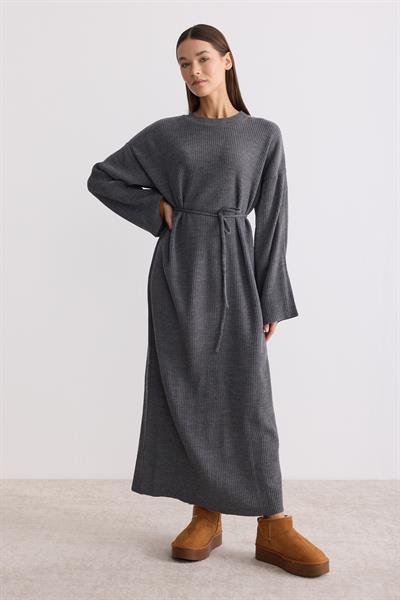 Kuşaklı Oversize Triko Elbise Gri
