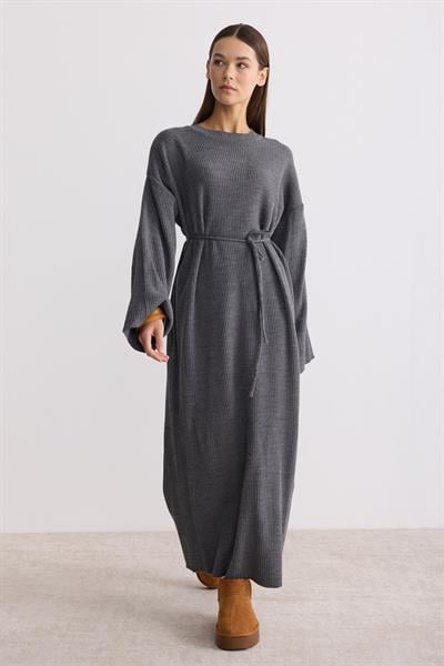 Kuşaklı Oversize Triko Elbise Gri