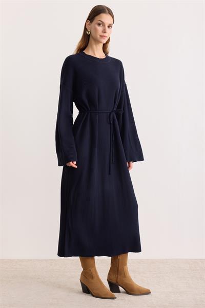 Kuşaklı Oversize Triko Elbise Lacivert
