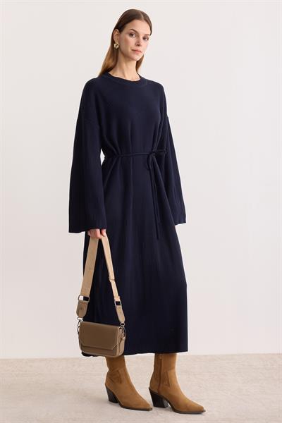 Kuşaklı Oversize Triko Elbise Lacivert