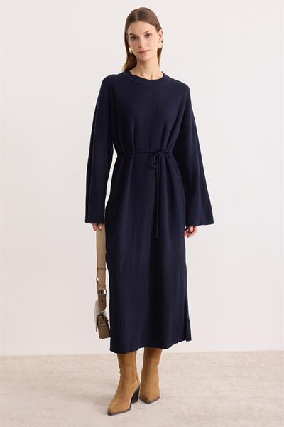 Kuşaklı Oversize Triko Elbise Lacivert