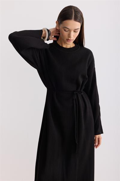 Kuşaklı Oversize Triko Elbise Siyah