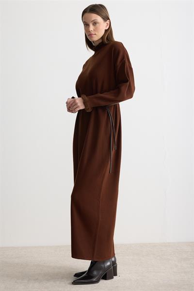 Tüy Detaylı Fitilli Triko Elbise Acı Kahverengi