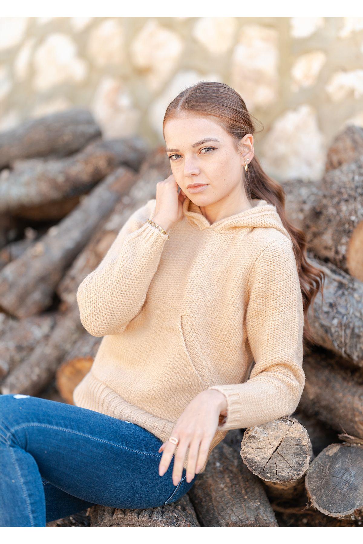 Kapüşonlu Kanguru Cepli Örme Sweatshirt