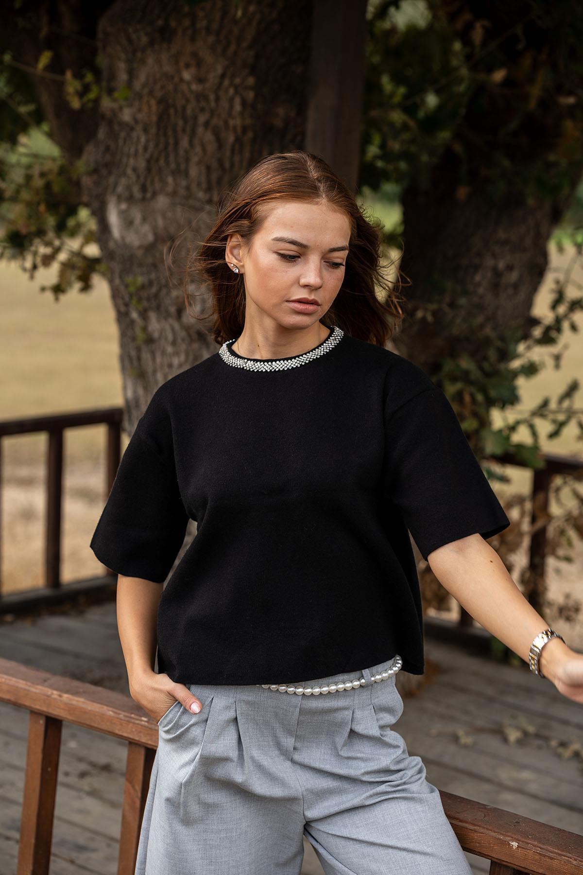VerdeBlanco Taşlı Yaka Basic Bluz Siyah