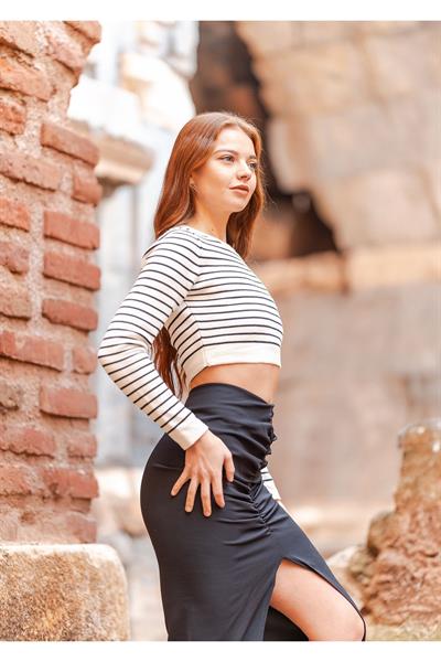 Uzun Kol Çizgili Crop Triko Kazak