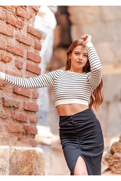 Uzun Kol Çizgili Crop Triko Kazak
