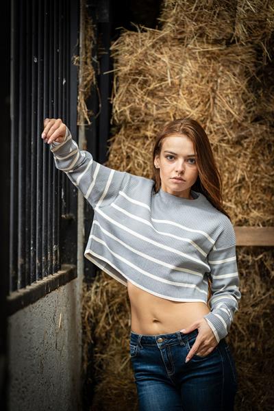 VerdeBlanco Çizgili Uzun Kollu Crop Kazak Gri