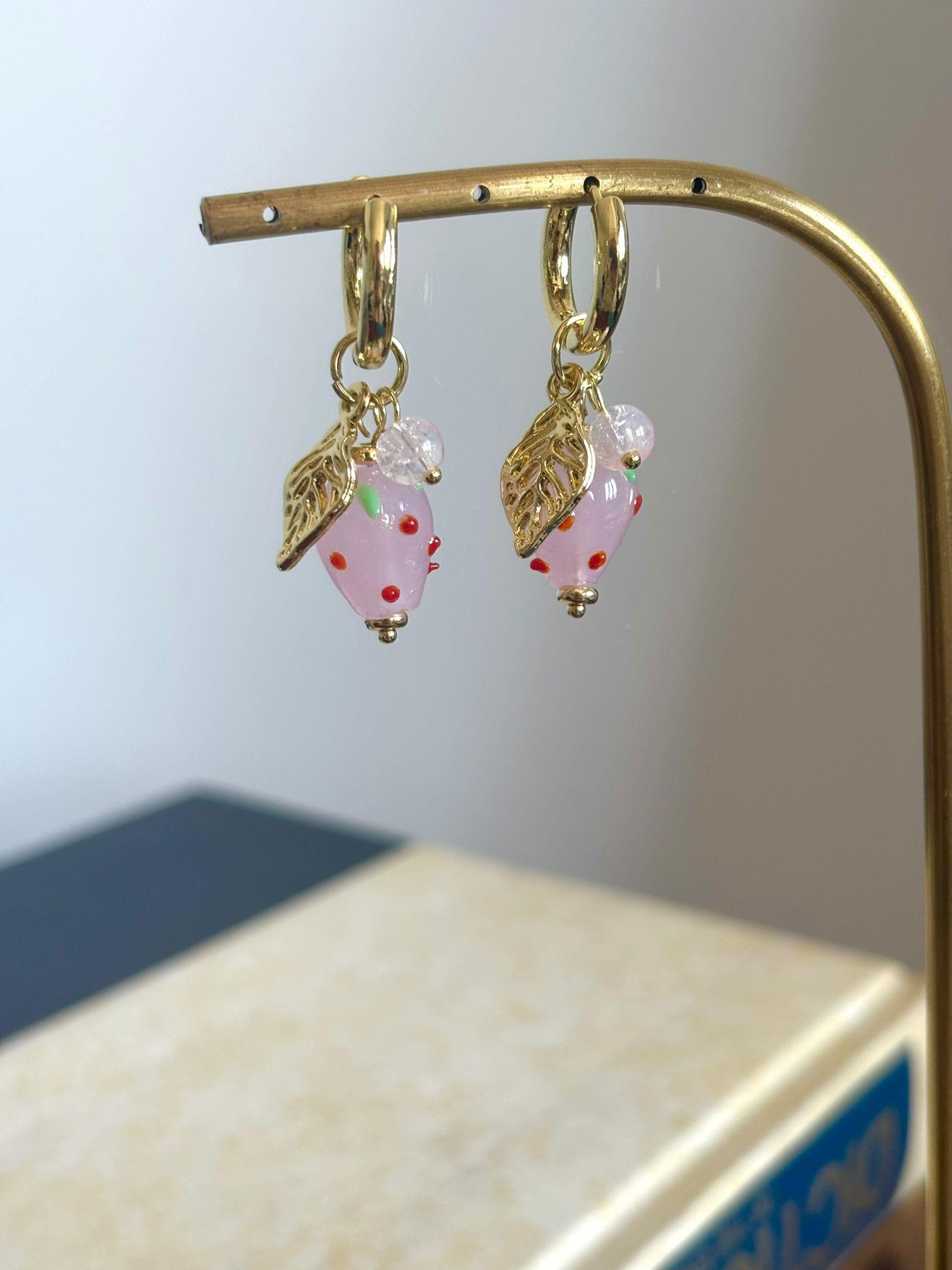 Tatlı Çilek Charm Küpe