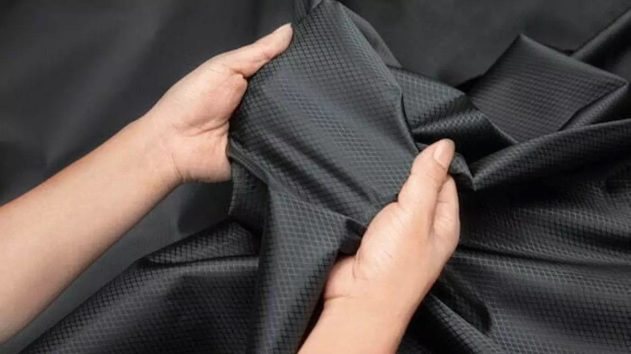 100 Polyester Mont Nasıl Yıkanır