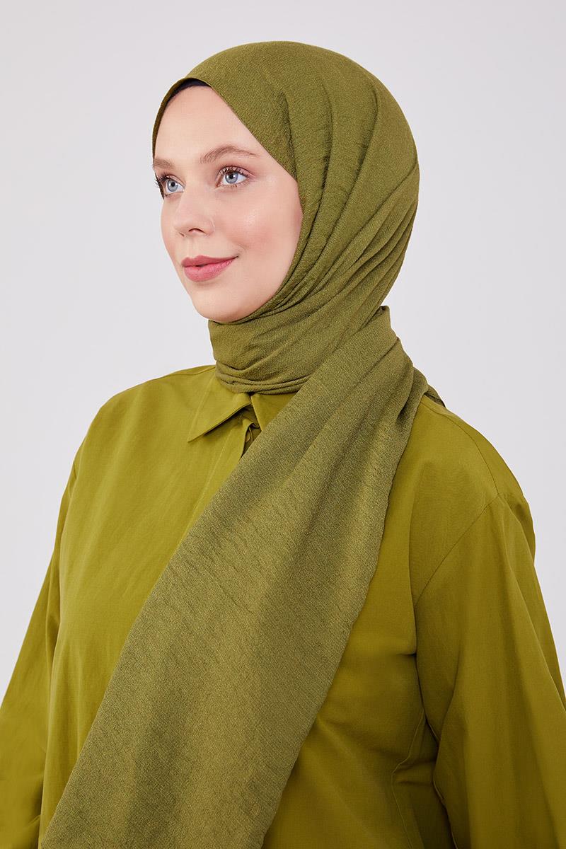 yesil elbise sal kombini