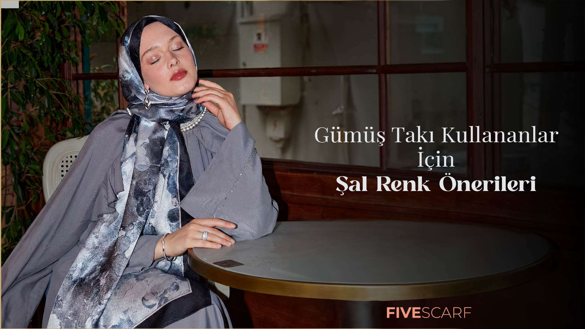 Gümüş takıya uygun şal renkleri