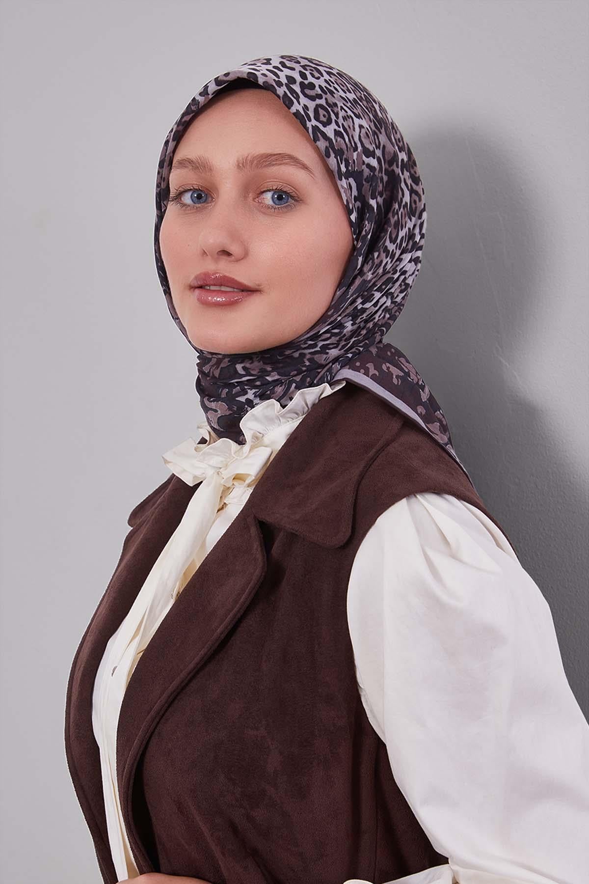 Fivescarf Acı Kahve Karışık Leopar Desen Silk Coton Eşarp