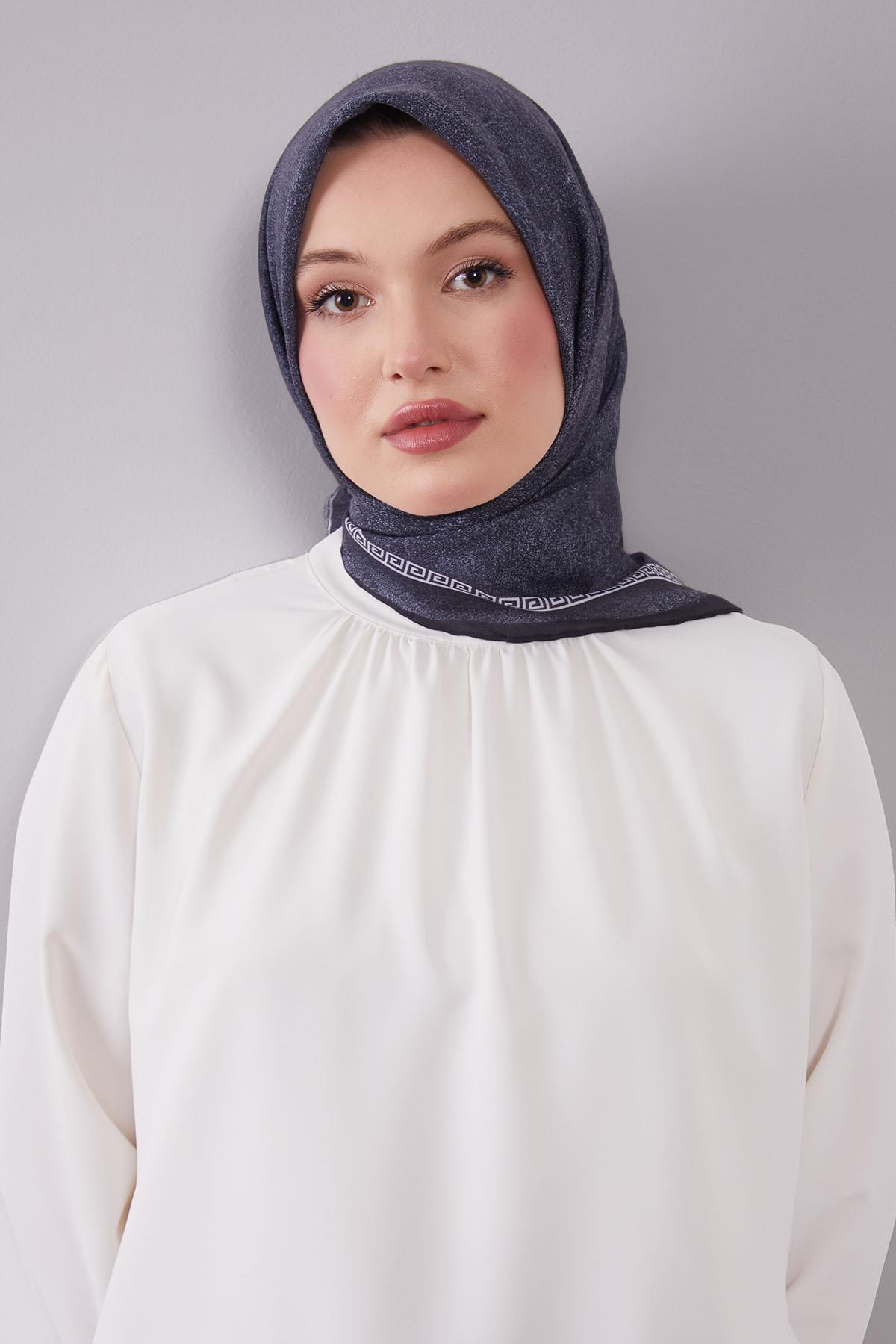 Fivescarf Gece Mavisi Kenar Motifli Silk Cotton Eşarp