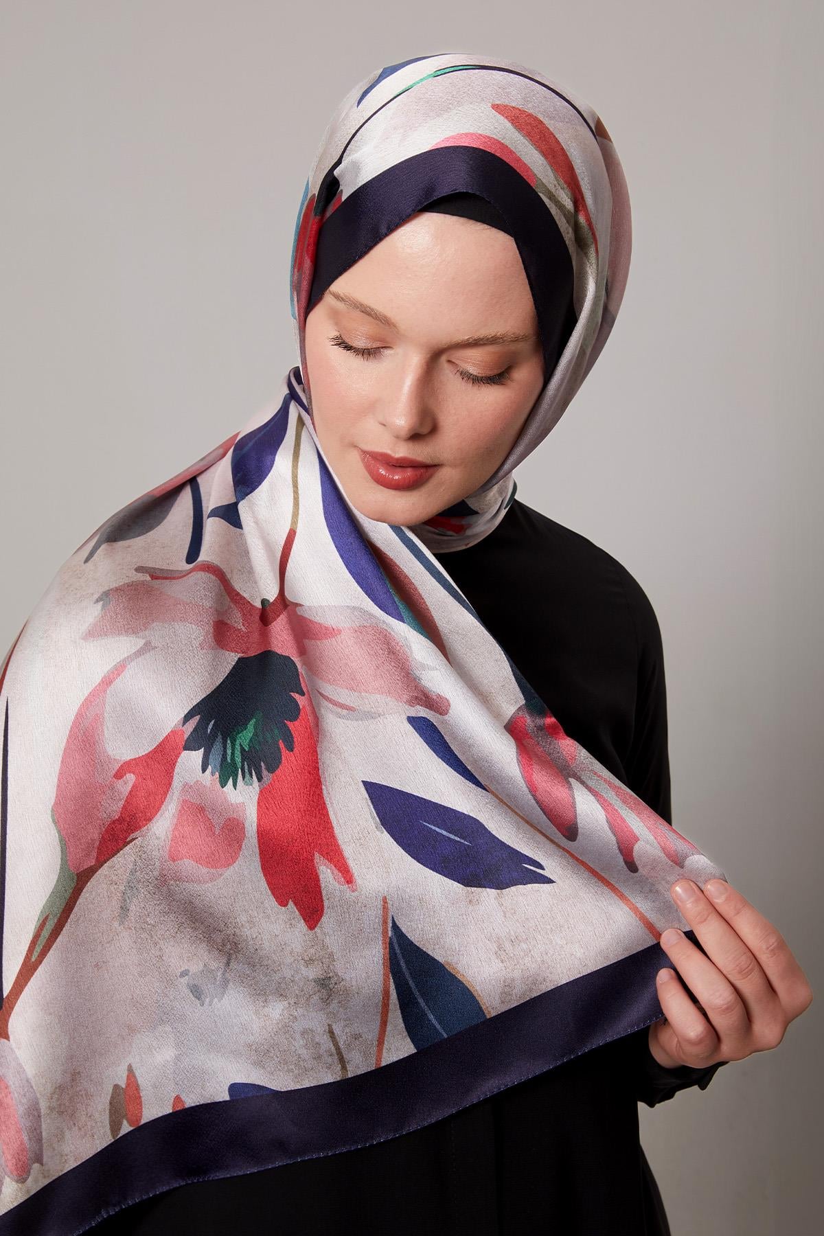 Fivescarf K.Lacivert Somut Çiçek Desenli Vual İpek Şal