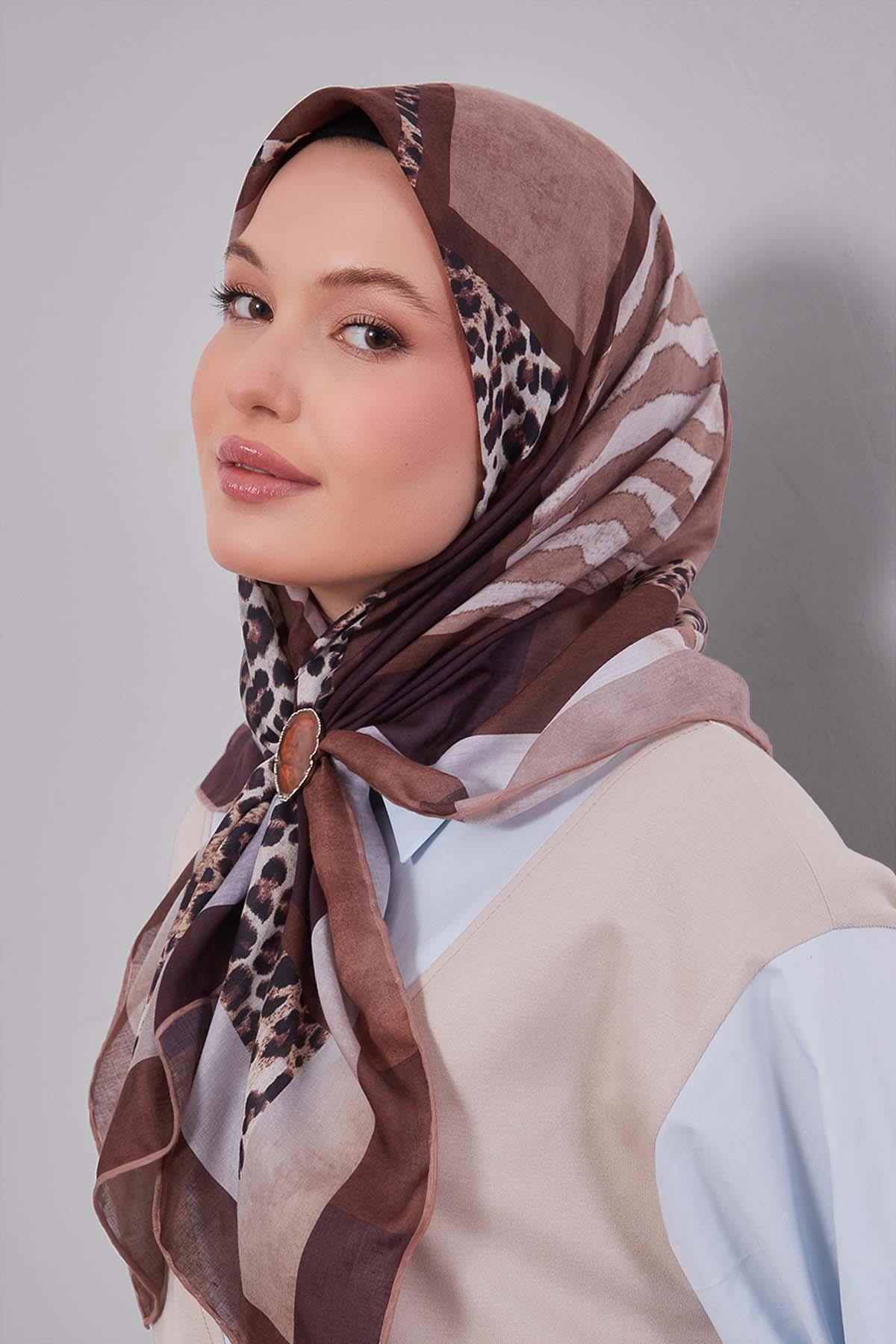 Fivescarf Kahve Kenar Leopar Desenli Slik Coton Eşarp