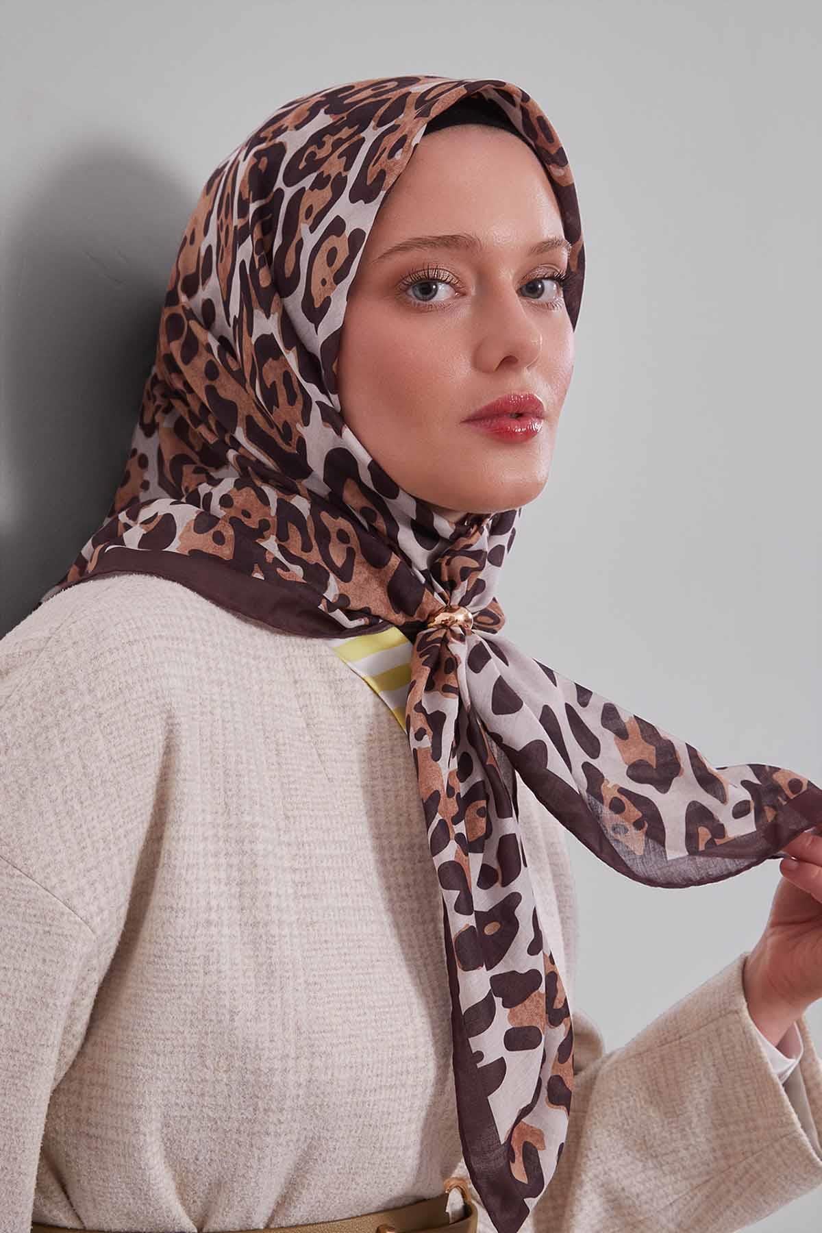 Fivescarf Kahve Leopar Desen Silk Coton Eşarp