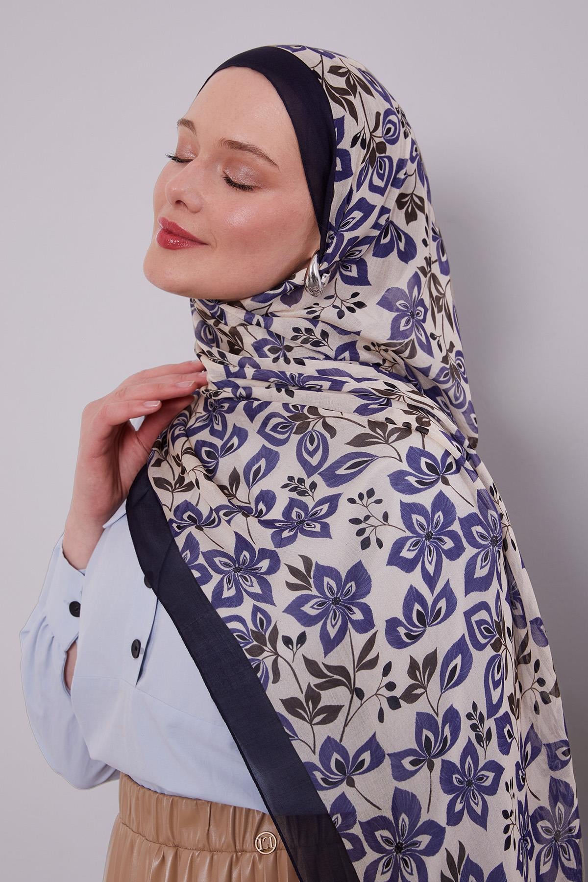 Fivescarf Lacivert Çiçek Desenli Vivian Şal