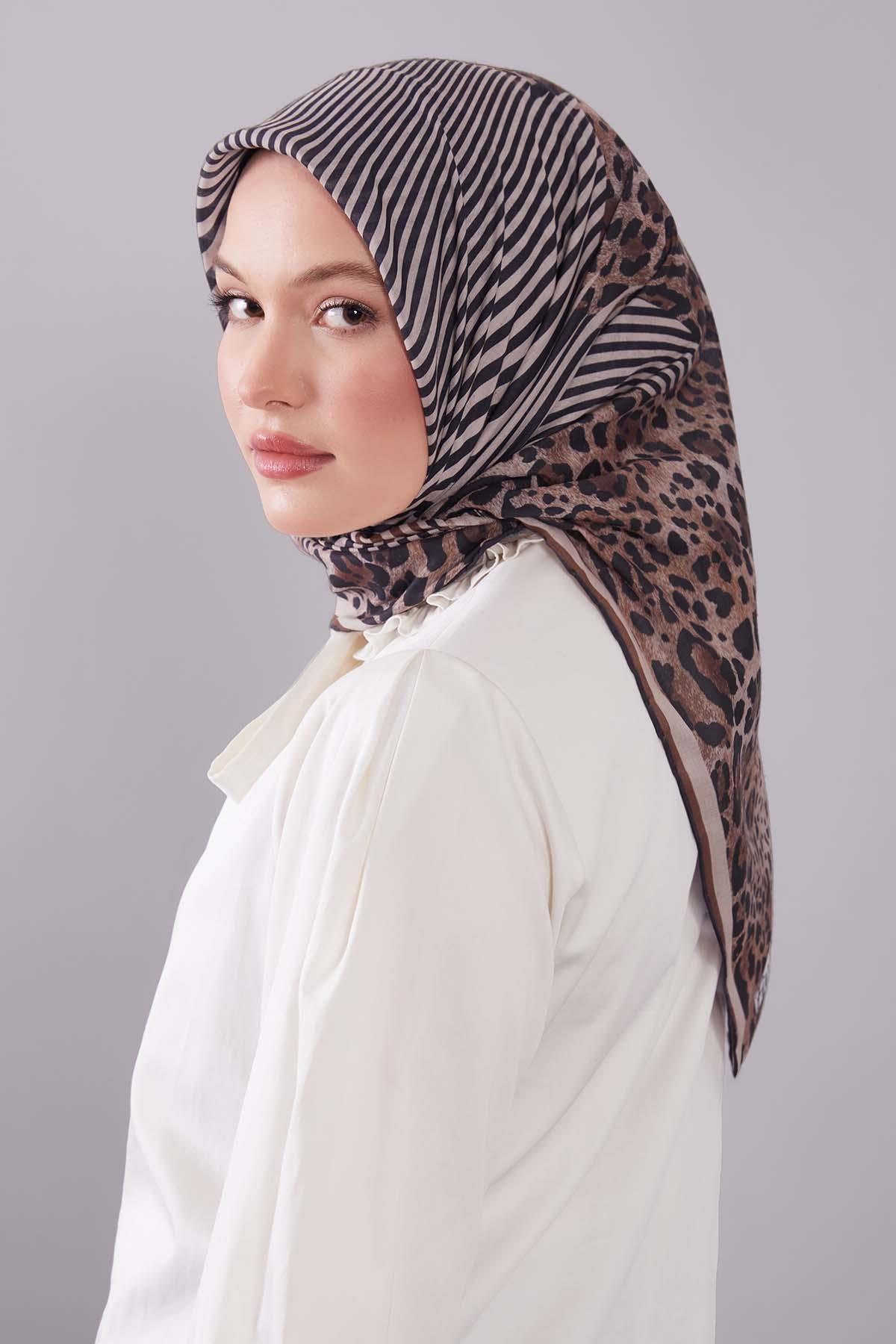 Fivescarf Siyah Leopar Desen Silk Coton Eşarp