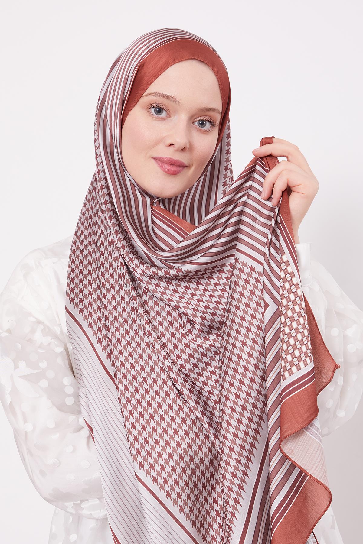 Fivescarf Turuncu Kazayağı Desen Brand Şal