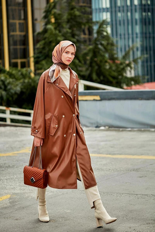 Tesettür Trençkot Kombinlerinde Renk Seçimi