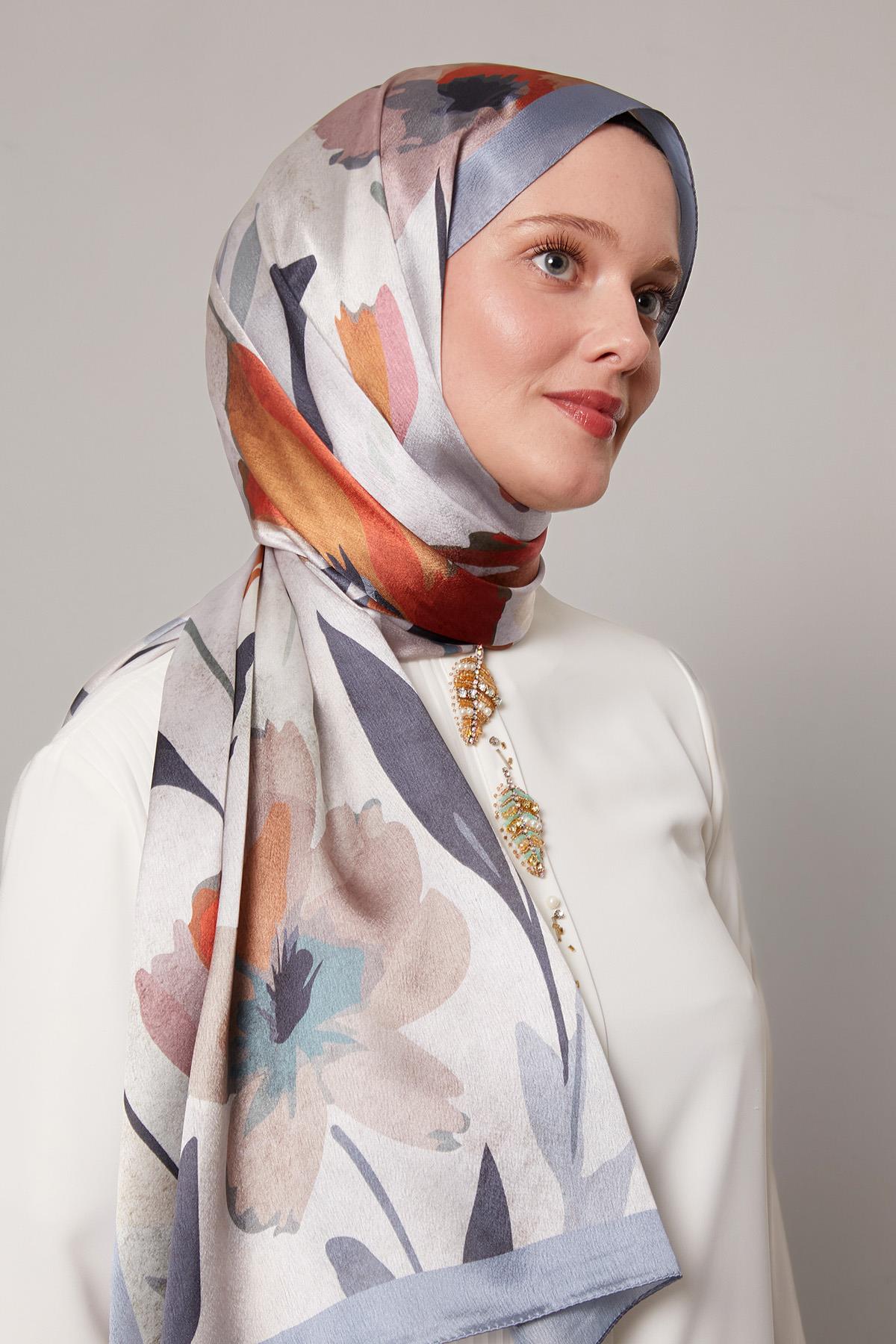 Fivescarf A.Gri Somut Çiçek Desenli Vual İpek Şal