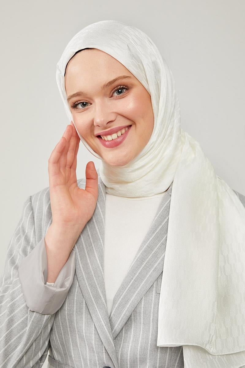 Fivescarf Beyaz Burgu Desen Jakarlı Elegance Şal
