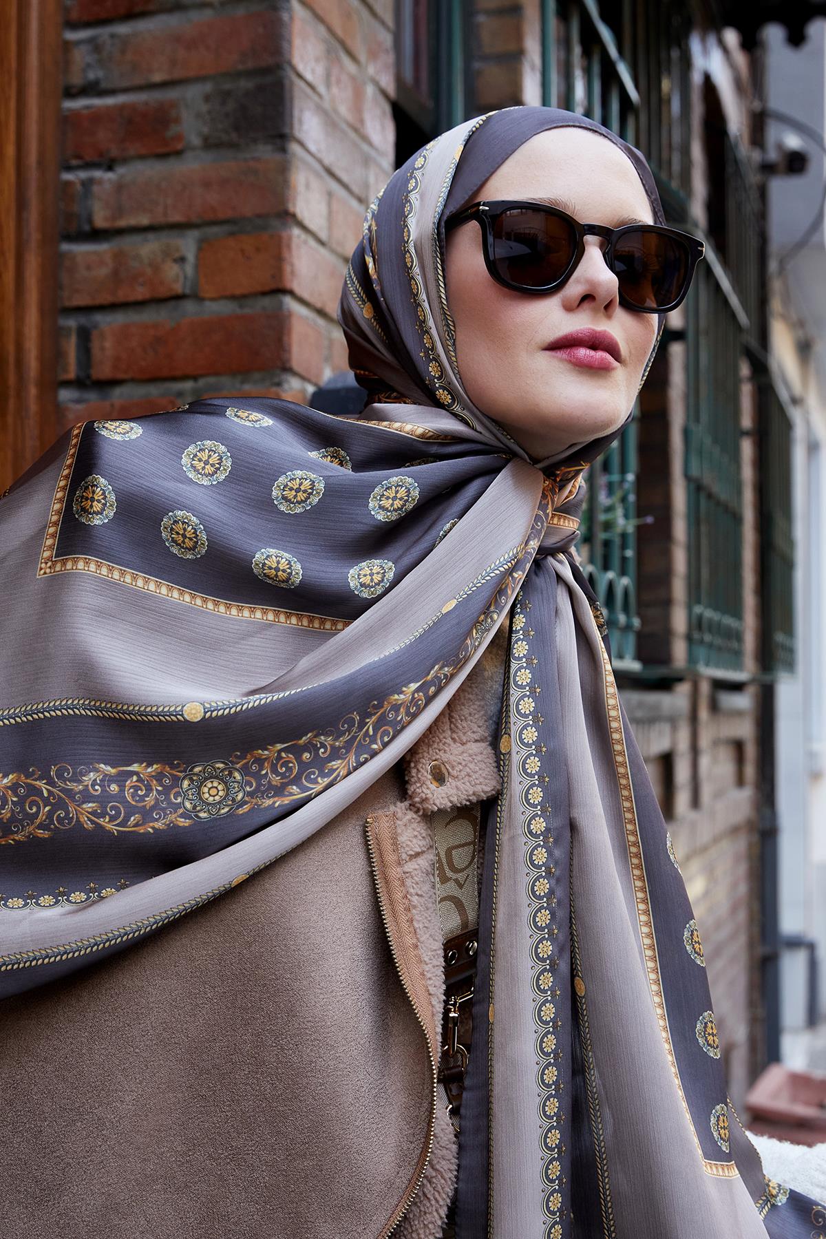 Fivescarf K.Vizon Varak İşlemeli Brand Şal