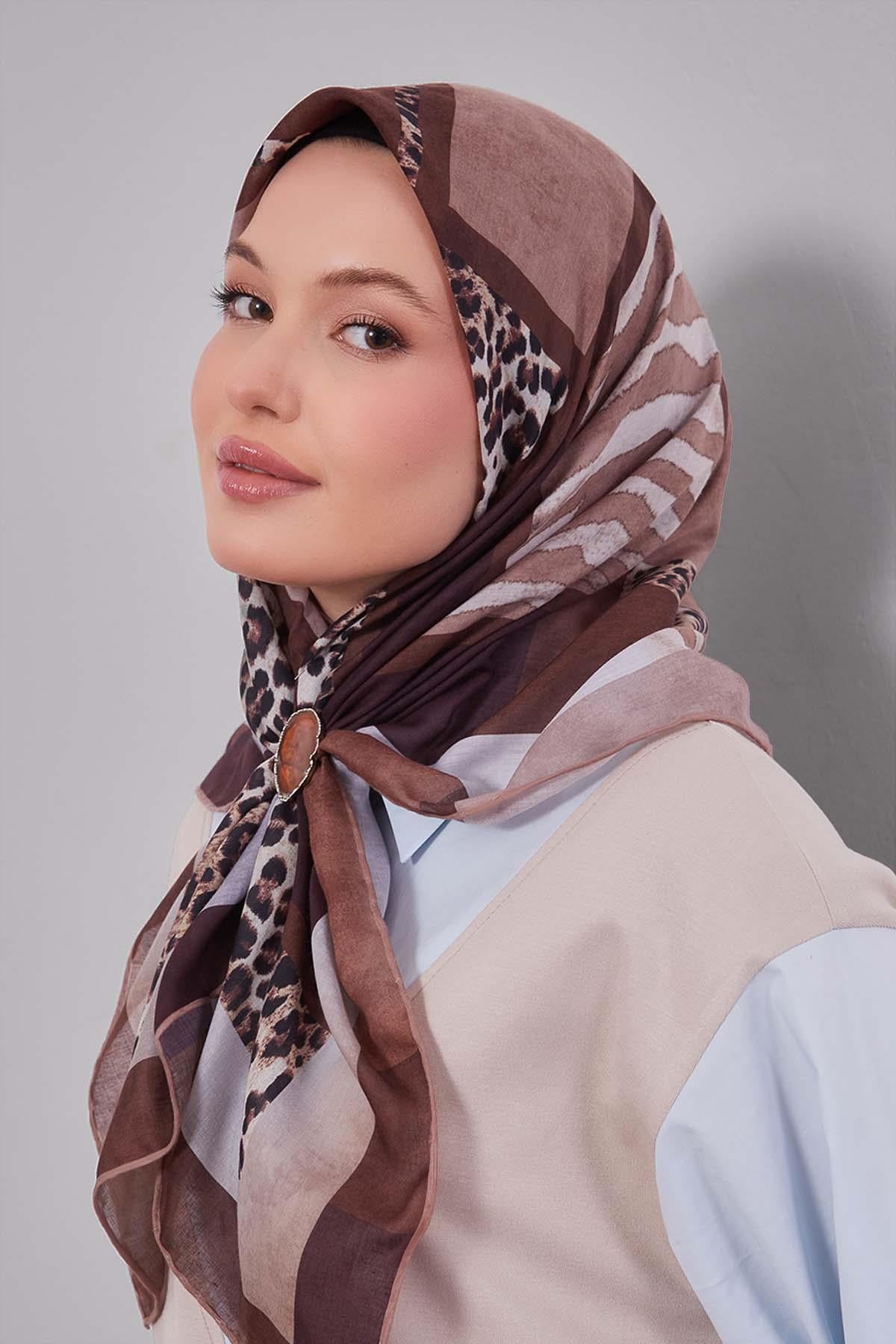 Fivescarf Kahve Kenar Leopar Desenli Slik Coton Eşarp